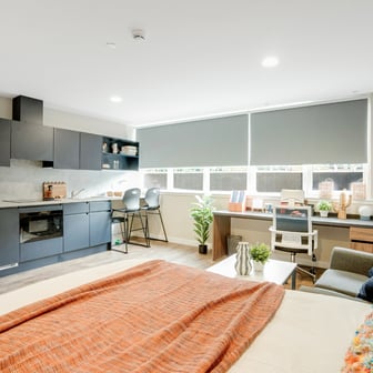 Luxury Studio Top Floor - Image 1